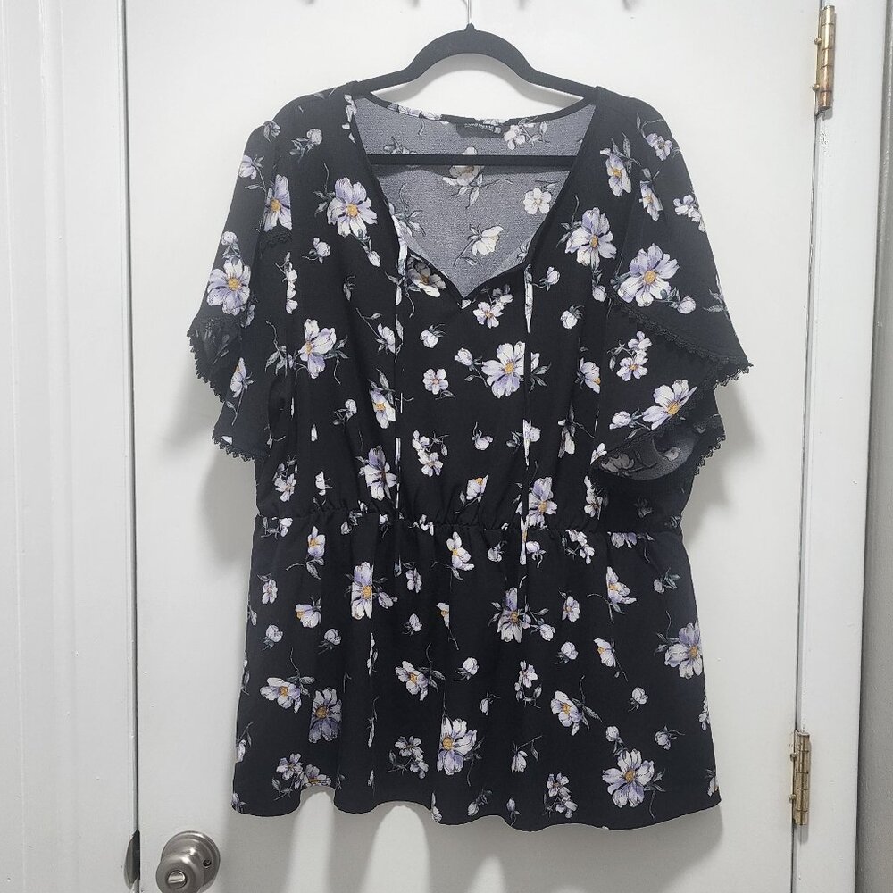 EUC BloomChic Size US26 Blouse